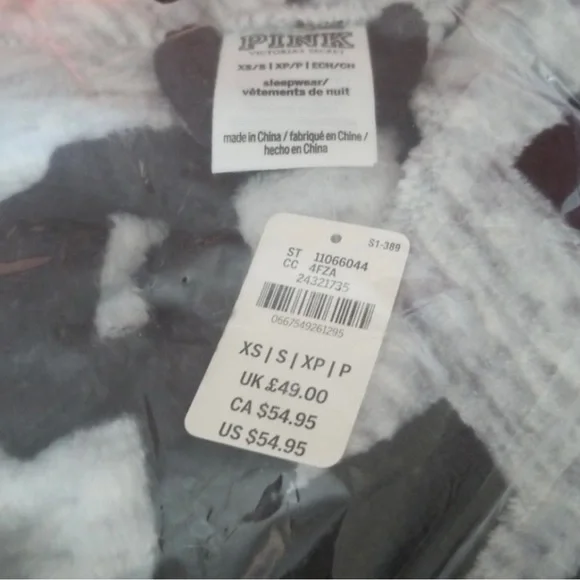 PINK Robe - Picture 2 of 3